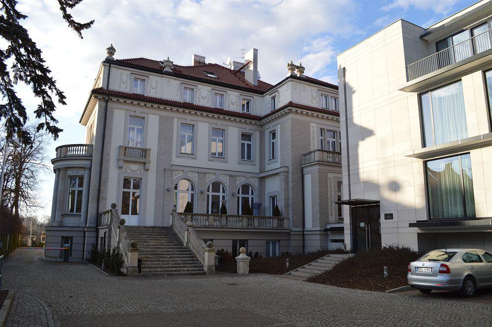 Platinum Palace Boutique Hotel & Spa Wroclaw Bagian luar foto The former residence of the German ambassador in Warsaw, now the seat of the Polish Academy of Sciences